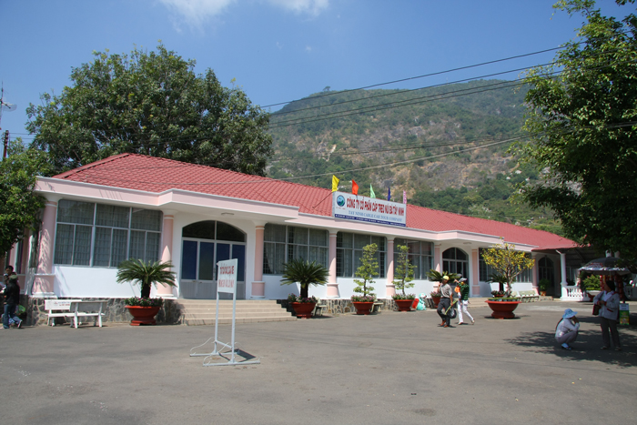 nha-ga-cap-treo-nui-ba-tay-ninh-web2